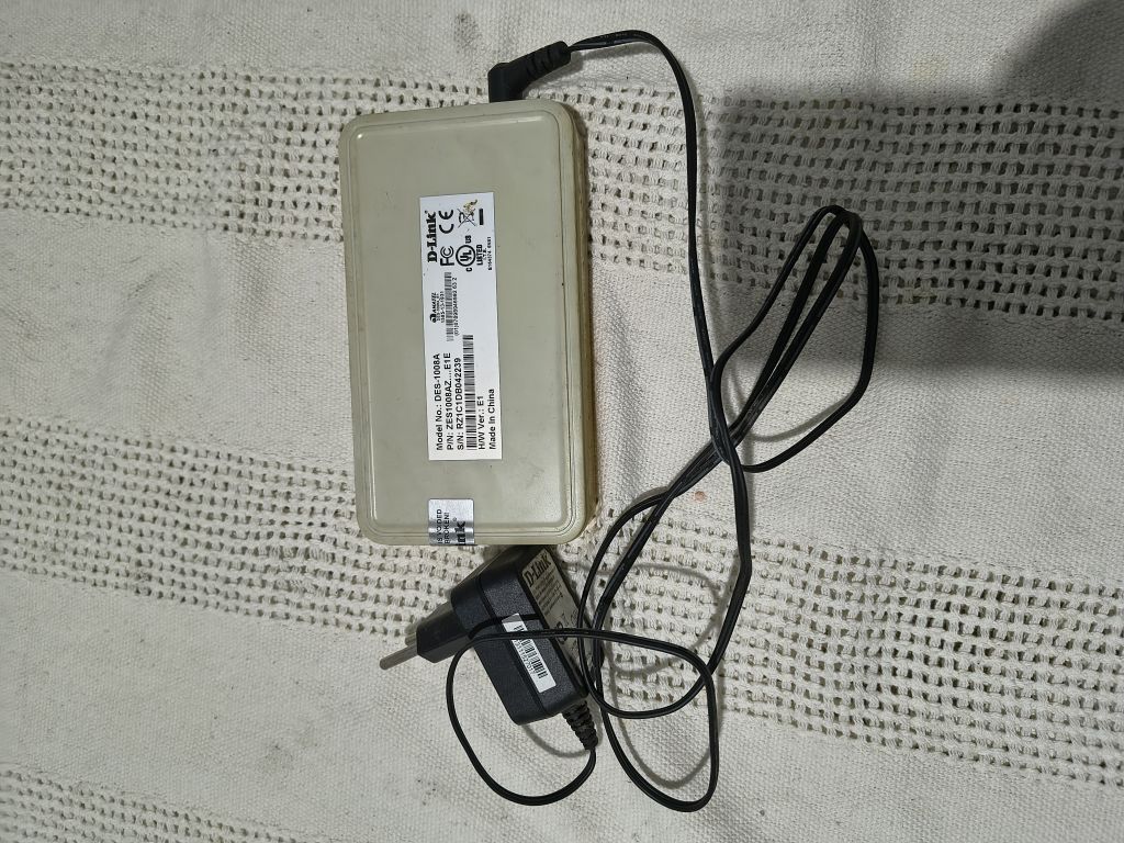 Switch de Rede 8 Portas com Fonte