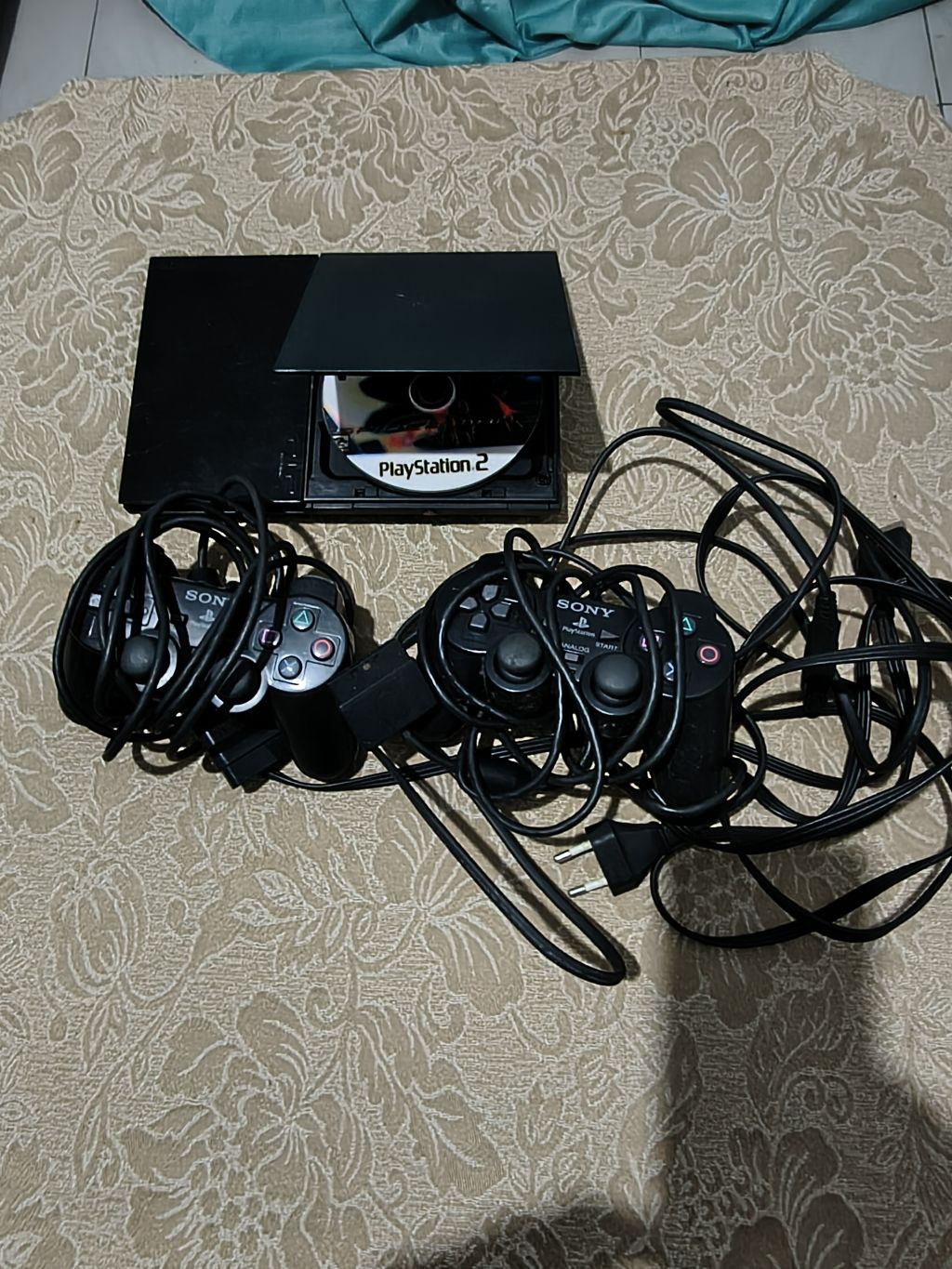 Console PlayStation 2 Slim com Controles