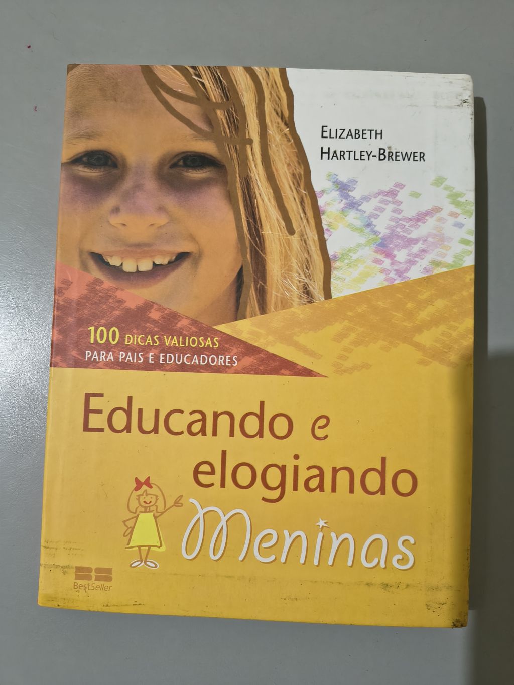 Educando e Elogiando Meninas - Elizabeth Hartley-Brewer